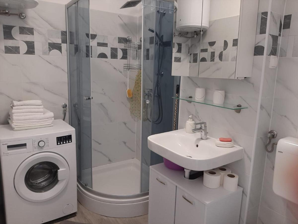 H&F Apartmani Вир Экстерьер фото